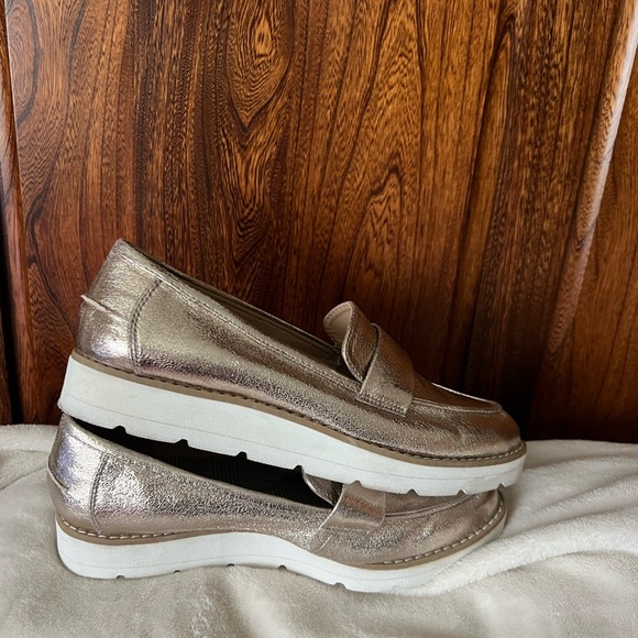 A New Day Cool Gold Metallic Look Loafers, womens size 10, good condition - Picture 5 of 11